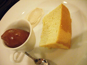 くりのシフォン栗クリーム添え＆チョコアイス