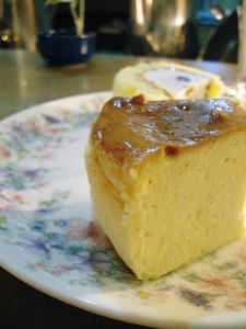 ここのチーズケーキ最高です。