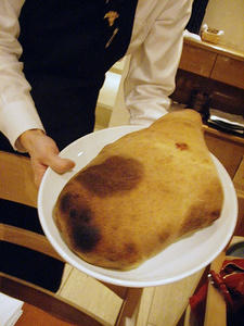 パンに包まれた・・・これは
