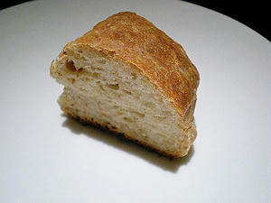 自家製パン。