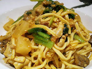 モツのパスタ