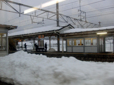 雪の関ヶ原駅