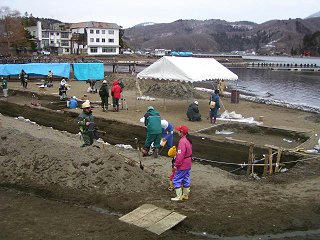 080330_1314_野尻湖発掘調査