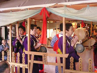 080406_1328_跡部の念仏踊り