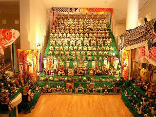 080506_1047_菖蒲の節句・１５段飾り