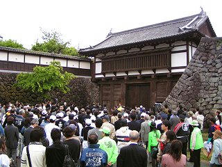 080525_1003_小諸城大手門竣工イベント