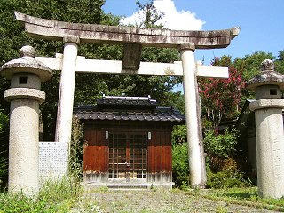 080816_1009_大姥神社前宮(大町市八坂)