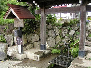 080826_1224_龍興寺清水（木島平村）