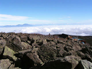 071104_0912_蓼科山山頂（浅間山）