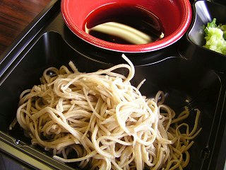 081102_1212_浅間温泉そば打ち倶楽部のみなさんのよるもりそば（松本市）