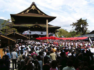 030426_1039_善光寺御開帳・中日庭儀大法要
