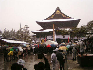 030405_1633_4_善光寺御開帳・御遷座式（本堂）