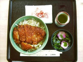 010308_1308_中央道駒ヶ岳ＳＡ（レストランこまがね）のソースかつ丼