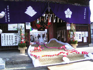 090111_1209_大安楽寺の大わらじ（松本市）