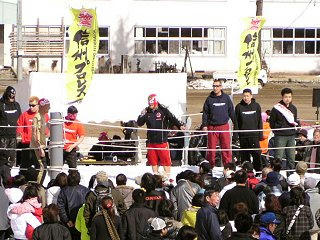 090214_1236_いいやま雪まつり・信州プロレス（飯山市）