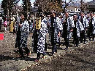 090315_1123_十二単の結婚式・善光寺木遣り（須坂市）
