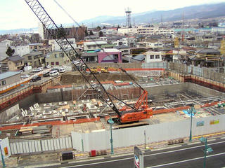 090320_1228_大門中央通り地区市街地再開発ビル・えんぱーく工事現場（塩尻市）