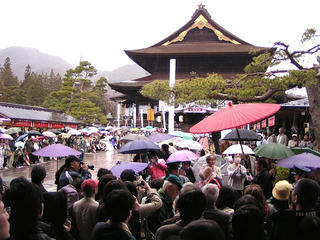 090404_1611_善光寺御開帳・前立本尊御遷座式・回向柱開眼法要（長野市）