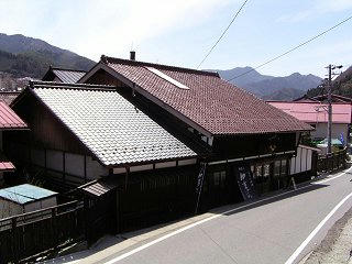 090418_1132_中善酒造店の蔵開き（木曽町）