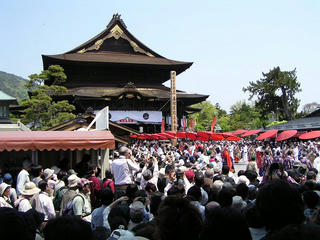 090509_1041_善光寺御開帳・中日庭儀大法要（長野市）