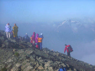 010715_0714_白馬岳山頂から剣岳を望む（白馬村）