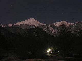 100129_2230_闇夜に浮かぶ常念岳（安曇野市）