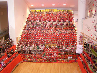 100211_1106_三十段飾り千体の雛祭り（須坂市）