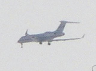 100311_1550_松本市内上空を飛ぶジェット機（松本市）