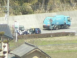 100327_1109_信州新町で事故（長野市）