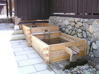 100417_1405_藪裏清水（木曽町）