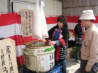 100418_1317_遠藤酒造場蔵開き（須坂市）