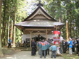 100504_1110_春日山神社御柱祭（長野市）