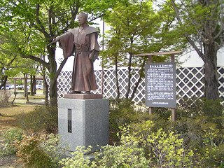 100504_1425_真田公園にある恩田木工の像（長野市）