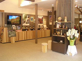 100606_1322_スパ・ワインセンター「スパイン」（高山村）