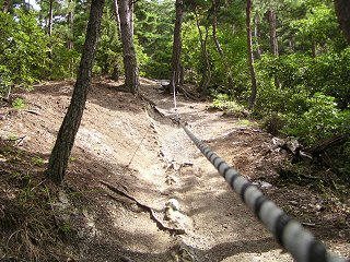 100829_0955_砥石城跡登山道（上田市）