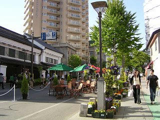 050503_1615_善光寺花回廊（長野市）