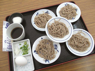 101009_1349_第７回信州松本そば祭り・「出石皿そば」（松本市）