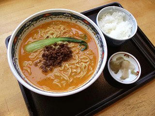 101231_1445_道の駅オアシスおぶせで提供されている「坦々麺小ライスセット」（小布施町）