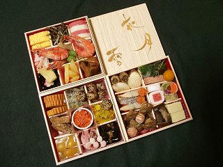 101231_1853_「京菜味のむらのおせち料理・桂」