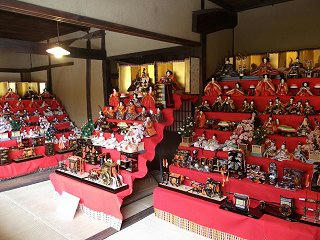 100129_1231_三十段飾り 千体の雛祭り（須坂市）