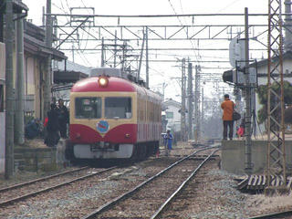 110320_1255_長野電鉄２０００系Ａ編成最終普通列車定期運行イベント（小布施町）