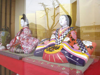 110320_1455_まちかど土びな展示（中野市）