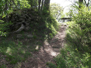 110515_0858_1_髻山城跡（長野市）