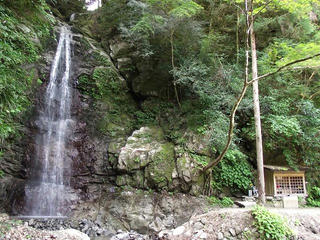 110816_0945_浄心の瀧と不動明王（天龍村）