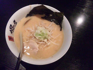 110917_1757_がむしゃら・「とんこつみそ」（駒ヶ根市）