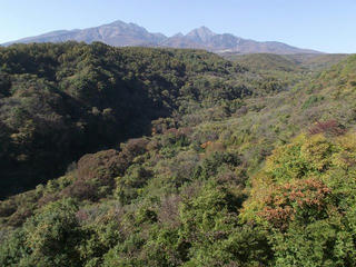 111029_1349_高原大橋から望む八ヶ岳（山梨県北杜市）