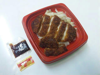 111101_2146_ローソン販売「駒ヶ根ソースかつ丼」