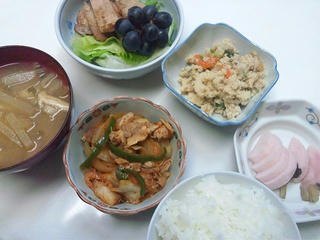 111108_1952_仮住まいの晩ごはん