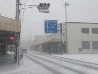 120201_1041_雪降りの駒ヶ根市内（駒ヶ根市）