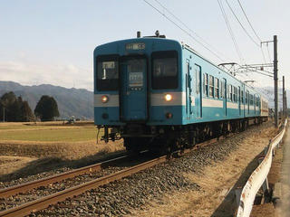 120303_1353_ＪＲ飯田線を走行する１１９系電車（飯島町）